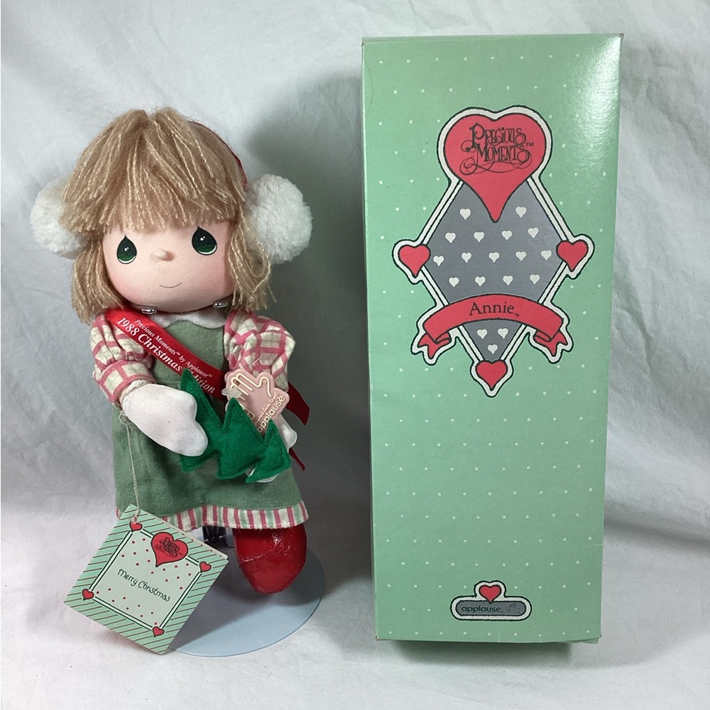 Annie Christmas 1988 Precious Moments 10” 21380 Doll Box STAND Applause